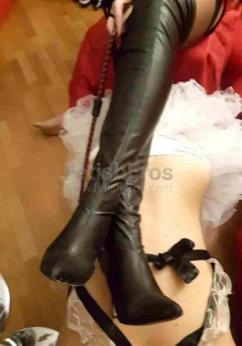 Mistress Dea Karen a fetishcam – Annunci BDSM e Fetish